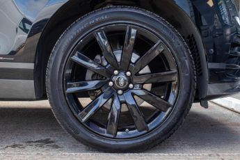 LAND ROVER RANGE ROVER VELAR 2.0 D180 R-Dynamic HSE SUV 5dr Diesel Auto 4WD Euro 6 (s/s) (180