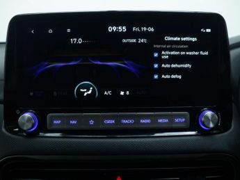 HYUNDAI KONA 39kWh Premium SUV 5dr Electric Auto (10.5kW Charger) (136 ps)