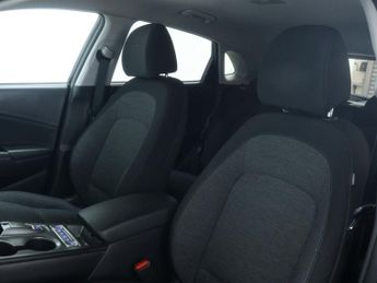 HYUNDAI KONA 39kWh Premium SUV 5dr Electric Auto (10.5kW Charger) (136 ps)