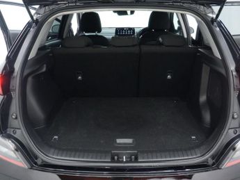 HYUNDAI KONA 39kWh Premium SUV 5dr Electric Auto (10.5kW Charger) (136 ps)