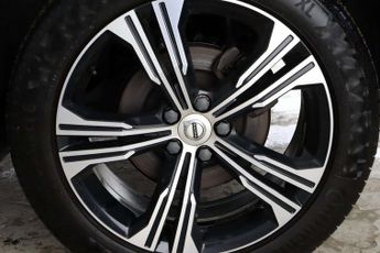 Volvo XC40 1.5h T4 Recharge 10.7kWh Inscription SUV 5dr Petrol Plug-in Hybr