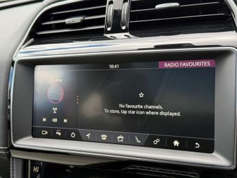 Jaguar F-PACE 2.0 F-PACE R-Sport AWD D Auto 4WD 5dr