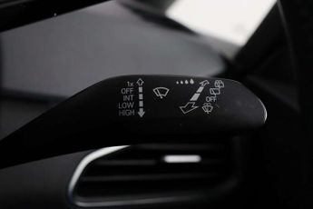 Volkswagen ID.3 Pro 58kWh Life Hatchback 5dr Electric Auto (145 ps)