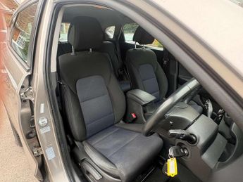 HYUNDAI TUCSON 1.7 Tucson SE Nav Blue Drive 2WD CRDi Semi-Auto 5dr