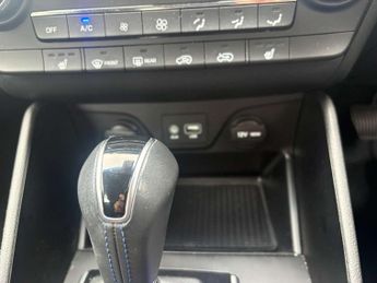 HYUNDAI TUCSON 1.7 Tucson SE Nav Blue Drive 2WD CRDi Semi-Auto 5dr
