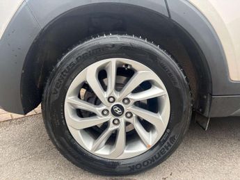 HYUNDAI TUCSON 1.7 Tucson SE Nav Blue Drive 2WD CRDi Semi-Auto 5dr