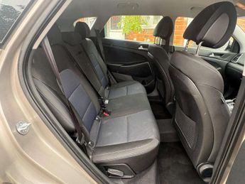 HYUNDAI TUCSON 1.7 Tucson SE Nav Blue Drive 2WD CRDi Semi-Auto 5dr