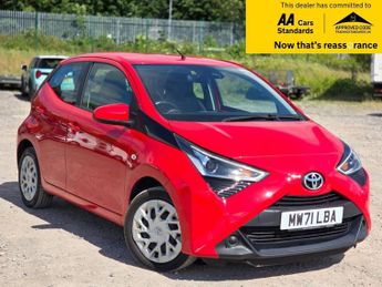 Toyota AYGO 1.0 VVT-i x-play Hatchback 5dr Petrol x-shift Euro 6 (Safety Sen