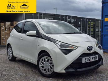Toyota AYGO 1.0 VVT-i x-play Hatchback 5dr Petrol x-shift Euro 6 (Safety Sen