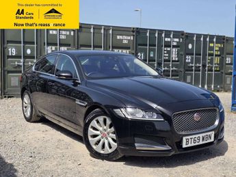 Jaguar XF 2.0d Portfolio Saloon 4dr Diesel Auto Euro 6 (s/s) (163 ps)