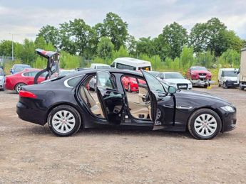 Jaguar XF 2.0d Portfolio Saloon 4dr Diesel Auto Euro 6 (s/s) (163 ps)
