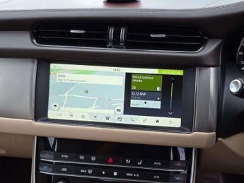 Jaguar XF 2.0d Portfolio Saloon 4dr Diesel Auto Euro 6 (s/s) (163 ps)