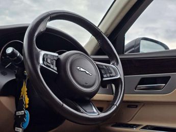 Jaguar XF 2.0d Portfolio Saloon 4dr Diesel Auto Euro 6 (s/s) (163 ps)