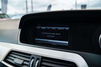 MERCEDES-BENZ C-CLASS 6.2 C63 AMG Auto 4dr