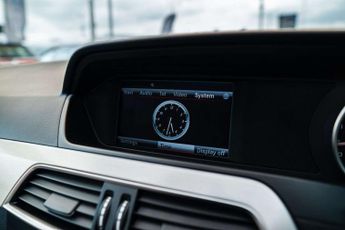 MERCEDES-BENZ C-CLASS 6.2 C63 AMG Auto 4dr