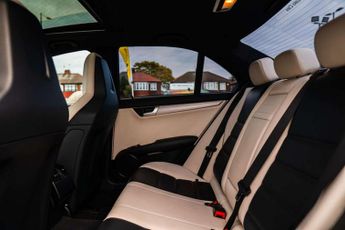 MERCEDES-BENZ C-CLASS 6.2 C63 AMG Auto 4dr