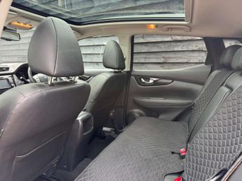 NISSAN QASHQAI 1.6 Qashqai Tekna dCi CVT 5dr