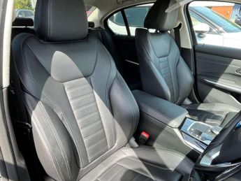 BMW 3 SERIES 2.0 320i Sport Auto 4dr