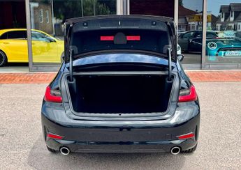 BMW 3 SERIES 2.0 320i Sport Auto 4dr