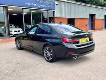 BMW 3 SERIES 2.0 320i Sport Auto 4dr