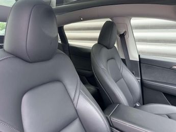TESLA MODEL Y Model Y RWD 5dr