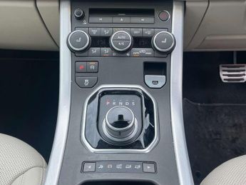 Land Rover RANGE ROVER EVOQUE 2.2 Range Rover Evoque Dynamic SD4 Auto 4WD 5dr