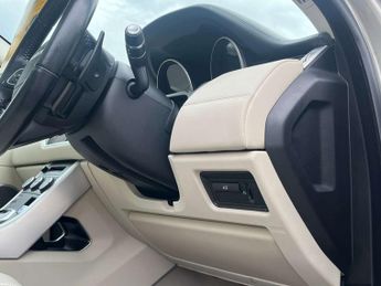 Land Rover RANGE ROVER EVOQUE 2.2 Range Rover Evoque Dynamic SD4 Auto 4WD 5dr