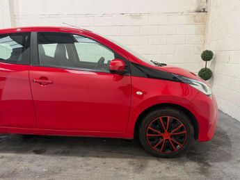 Toyota AYGO 1.0 VVT-i x-play x-shift Euro 6 5dr