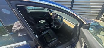 TESLA MODEL 3 Model 3 Standard Range + 4dr