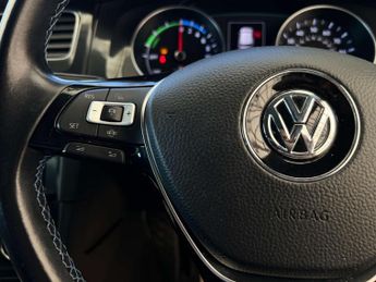 VOLKSWAGEN GOLF e-Golf 5dr