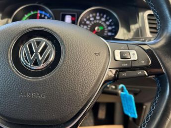 VOLKSWAGEN GOLF e-Golf 5dr