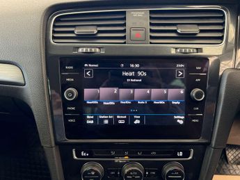 VOLKSWAGEN GOLF e-Golf 5dr