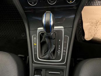 VOLKSWAGEN GOLF e-Golf 5dr