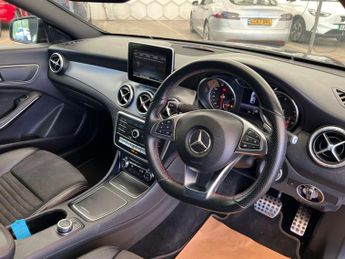 MERCEDES-BENZ CLA 2.1 CLA 220 D AMG Line Auto 4dr