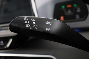 Volkswagen ID.3 Pro Performance 58kWh Life Hatchback 5dr Electric Auto (204 ps)