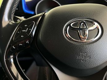 TOYOTA C-HR 1.8 C-HR-Dynamic HEV CVT 5dr