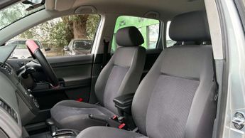 VOLKSWAGEN POLO 1.4 SE Hatchback 5dr Petrol Automatic (185 g/km, 74 bhp)