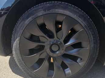 TESLA MODEL 3 Model 3 Standard Range + 4dr