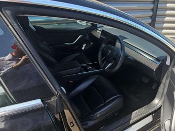 TESLA MODEL 3 Model 3 Standard Range + 4dr
