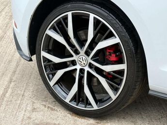Volkswagen Golf 2.0 Golf GTi Performance TSi Semi-Auto 3dr