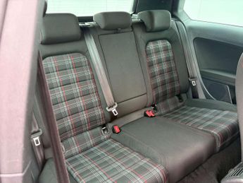 Volkswagen Golf 2.0 Golf GTi Performance TSi Semi-Auto 3dr