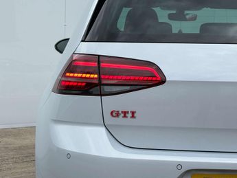 Volkswagen Golf 2.0 Golf GTi Performance TSi Semi-Auto 3dr