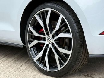 Volkswagen Golf 2.0 Golf GTi Performance TSi Semi-Auto 3dr
