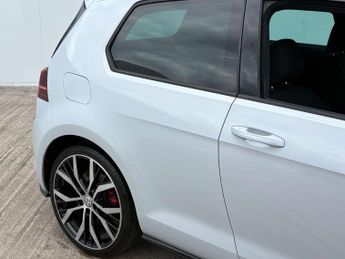 Volkswagen Golf 2.0 Golf GTi Performance TSi Semi-Auto 3dr