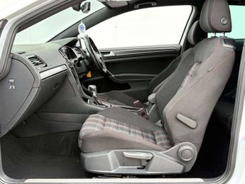 Volkswagen Golf 2.0 Golf GTi Performance TSi Semi-Auto 3dr