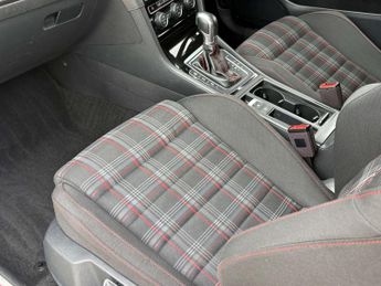 Volkswagen Golf 2.0 Golf GTi Performance TSi Semi-Auto 3dr