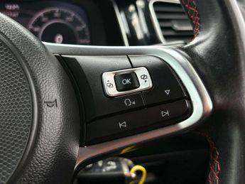 Volkswagen Golf 2.0 Golf GTi Performance TSi Semi-Auto 3dr