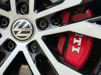 Volkswagen Golf 2.0 Golf GTi Performance TSi Semi-Auto 3dr
