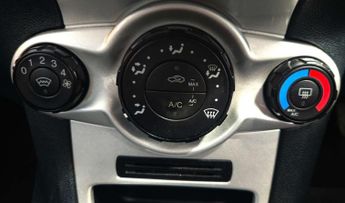 Ford FIESTA 1.4 Fiesta Zetec Auto 5dr