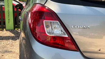 VAUXHALL CORSA 1.4 16V Exclusiv Hatchback 5dr Petrol Auto Euro 5 (A/C) (100 ps)